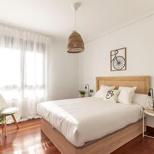  Apartamento Amplio, Muy Luminoso Y En El Centro De